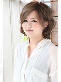 夏の湿気も怖くない！オトナリッチなミディアムパーマヘア