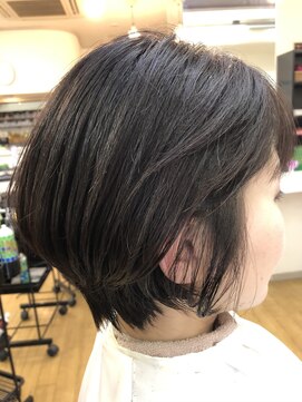 香芝美容室 重め前下がりボブ