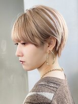 メイカ(MEIKA)&nbsp;ショートヘア・ホワイトベージュ