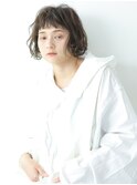 ラフ感が魅力のゆるウェーブボブ