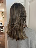プラスシー(+C)&nbsp;大人グレージュカラー/地毛ハイライト/白髪ぼかしハイライト
