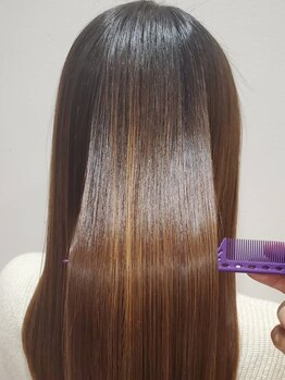 アヴァロンテ アットウィルヘアー(A VOLONTE at will hair)の写真/見違えるようなうるツヤ髪へ。あなたの髪質に合わせた、特別なトリートメントを。