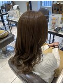 オリーブベージュ