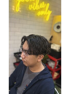 フランクスバーバーリザーブ 人形町店(FRANK’S BARBER RESERVE) ツイストスパイラル 緩め