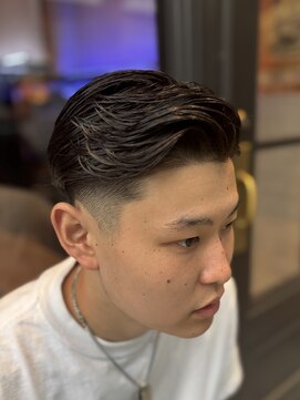 フォーコーナーズ(Four Corners) スキンフェードツーブロック刈り上げジェットモヒカンマンバン
