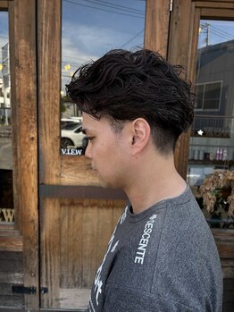 ヘアードレスビュー(hair dress V.I.E.W)の写真/ナチュラルな束感でこなれたデザインに。ハイキャリアのスタイリストが暮らしに寄り添うヘアをご提案!