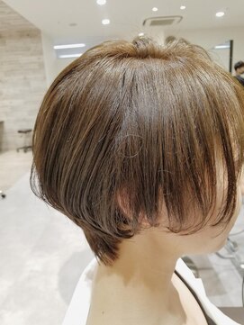 オットー バース(Otto BIRTH) 大人かわいい ハンサムショート