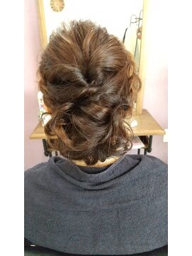 マカサンジューサン(MAKA33) ヘアセット