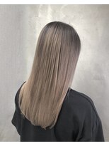 イト(ito.)&nbsp;外国人風バレイヤージュ_アースカラー_くびれヘアツートンカラー