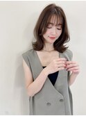 大人ペールベージュレイヤーくびれミディアム