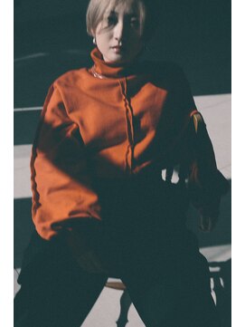 シー ヘアデザイン(see hair design) white ベージュ