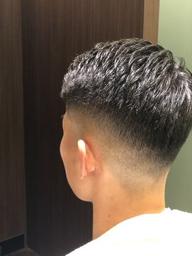 クロムトウキョウ ザ バーバー ネオン 新宿店(CHROM TOKYO the Barber ne/on) スキンフェード