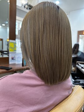 レプリカ(replica.) 【replica】岡山　髪質改善グリーンベージュ