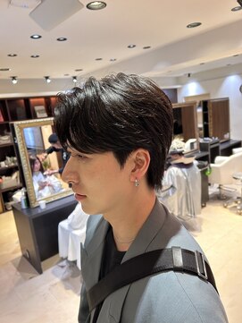 アルム オモテサンドウ(ALLM omotesando) 韓国ヘア　コンマヘア　カルマパーマ　センターパート　表参道
