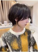 イメチェンショート外ハネボブ美髪ブルーブラックワイドバング