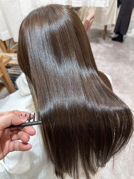 メルク ユニ(merc.uni) 暗髪ストレート/縮毛矯正/ロングヘア/艶髪/髪質改善