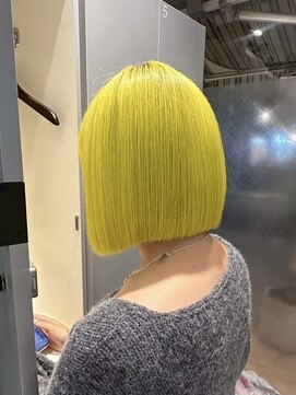 イエローカラー〔@x__xrn03 〕