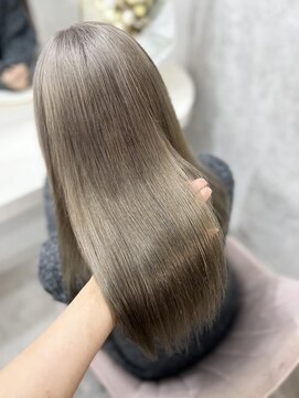 ラビス(Lovis) 大人ガーリー/似合わせカット/ミディアムレイヤー