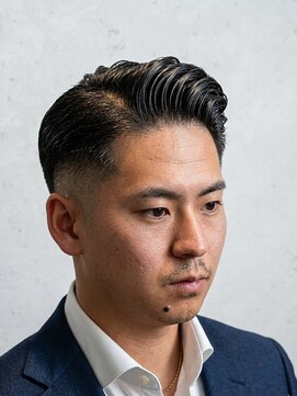 ワンワンオー バーバーショップ 長浜店(@110 BARBER SHOP) クラシック・サイドパート × スキンフェード