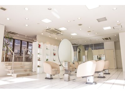 ヘアアンドエステ ヒロイン 西麻布本店(Hair&Esthe HIROIN)