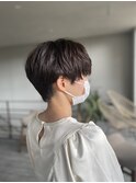 大人女性シルエットベリーショート