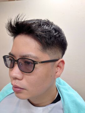 ヴェルデ シンバシ(VERDE SHINBASHI) アップバング　フォワード　バーバー　スキンフェード メンズ