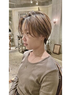 髪質改善と縮毛矯正の専門店 サンティエ(scintiller) 大人綺麗な小顔襟足スッキリショートボブ 30代40代50代