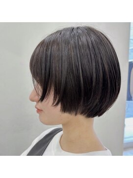 アミル(AMIL) ショートボブ