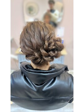 プーペ(pupe) サイドお団子