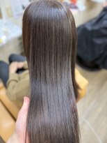 ブレイブシザー(BRAVE SCISSOR)&nbsp;素髪のような柔らかさ◎美髪矯正で叶えるツヤロング