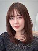 顔周りレイヤーカットくびれヘアミルクティーベージュカラー