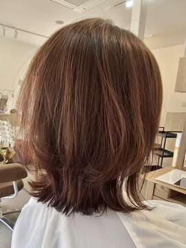 シンミ(SHinmi) ツヤまとまりを重視した上品ミディアム。