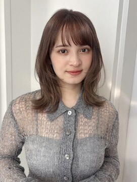 ローネス(LONESS) ミディアムレイヤー　くびれヘア　レイヤーカット