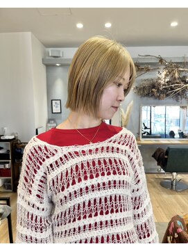グラッド ナチュラル ヘアー(glad NATURAL HAIR) ハイトーン切りっぱなしボブ