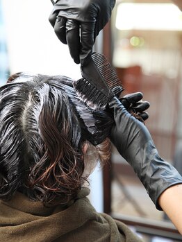 カルーナヘアライフ(Calluna hair life)の写真/《オペレーションシステム導入☆》タブレットを使用した分かりやすいカウンセリングで理想のカラーに！