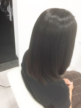 シアン 艶ナチュラル ロブ スタイル