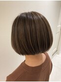 白髪ぼかしハイライト[切りっぱなしボブベリーショート]