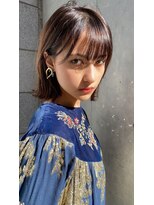 サングース(Sungoose)&nbsp;ミディアムヘア暗めカラーデザインカラーフェイスフレーミング