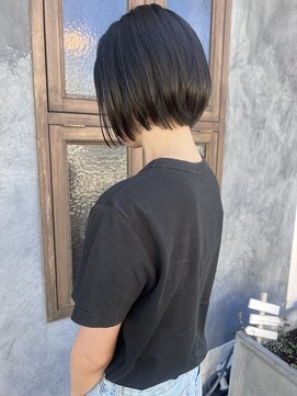 クララデアンシュシュ(Kurara de UN CHOU CHOU) おさまりのいいボブ