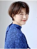 大人ショート×白髪ぼかしハイライト