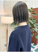 切りっぱなしボブ×透明感カラーY-13