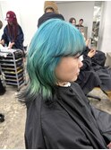 レイヤーウルフカットエメラルドグリーンブルーエンドカラー