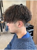 スパイラルパーマツイストパーマアップバング短髪メッシュ