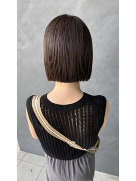 ラ カルモ(LA CALMO) ぱっつんボブ