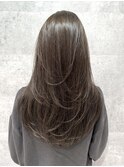 透明感グレージュ×レイヤーカット