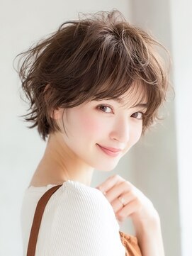 ルービック(Rubik's) 大人可愛いふんわりボブ/ナチュラルベージュ