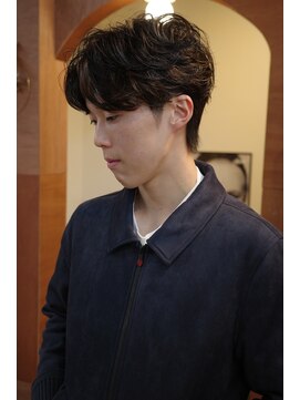 エディ(Edy) センターパートマッシュニュアンスパーマ韓国ヘアカルマヘア