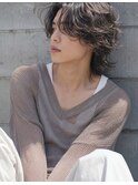 センターパートウルフ無造作ヘアナチュラルサーフカールパーマ