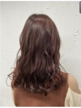 アンドブルー(and blue)の写真/潤いとツヤを残してダメージレスのパーマ☆柔らかい質感で女性らしさアップ!印象を少し変えたい女性必見♪