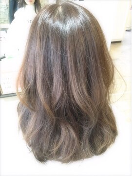 トリコ 梅田茶屋町店(trico) 透明感あふれるクリームベージュ【トリコ梅田茶屋町店】